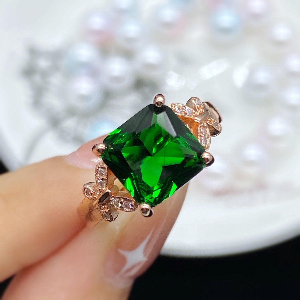 Nhẫn Đính Hôn Bằng Thép Titan Màu Vàng Hồng Đính Đá Ngọc Lục Bảo Họa Tiết Bướm Thời Trang Dành Cho Nữ