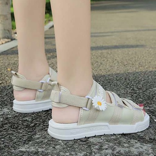 Dép sandal hoa cúc đế cao 4cm hottrend 2021 D137