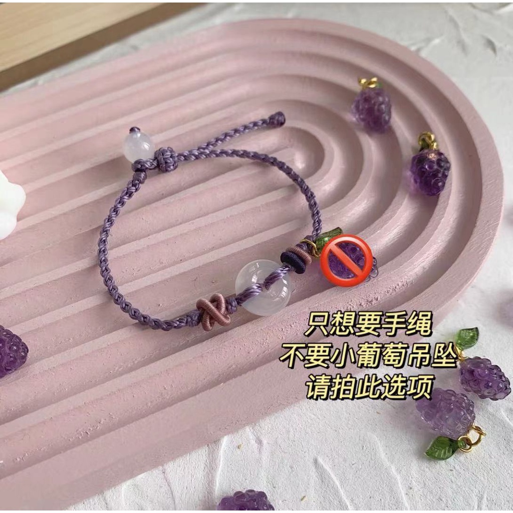 Vòng tay gắn đá thạch anh tím thật hình quả nho nhỏ và hạt màu trắng có khóa an toàn