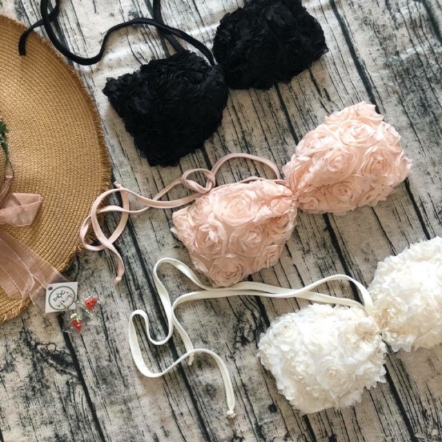Bikini tam giác hoa nổi