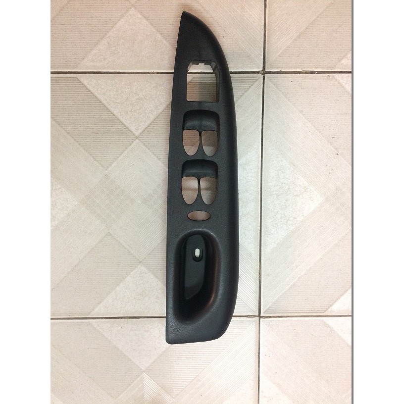 Ốp công tắc nâng kính  Chery QQ