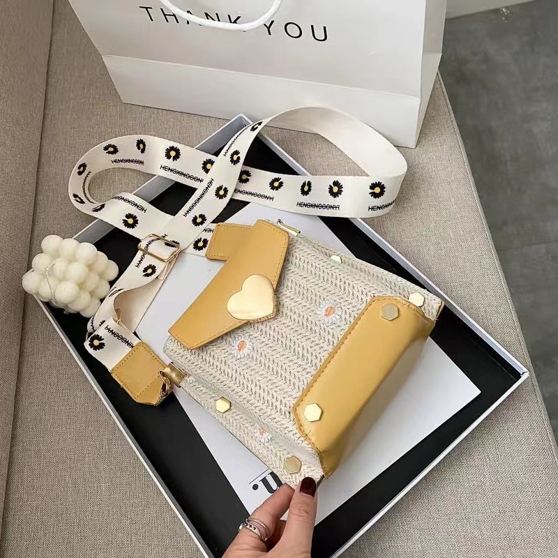 Túi Đeo Chéo Thiết Kế Mới Thời Trang Mùa Xuân Hè Dành Cho Nữ 2022