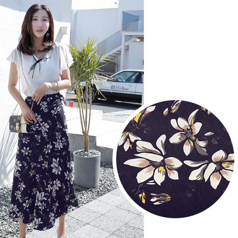 Chân váy chất Chiffon hoạ tiết hoa thiết kế xẻ quyến rũ