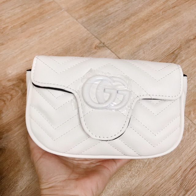 Túi mẫu xinh .dập.lót đỏ .dây đeo cùng màu túi