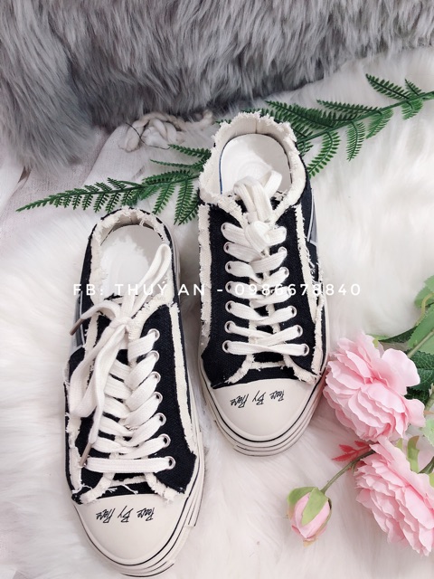 Giày sục thể thao tua rua