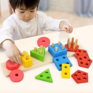 Giáo cụ Montessori thả hình khối vnkkl