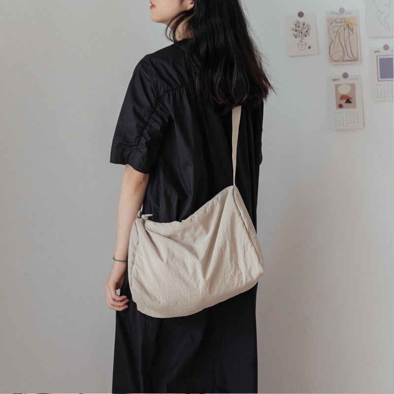 Túi Đeo Vai Vải Canvas Mềm Màu Trơn Cỡ Lớn 4 Kiểu Lựa Chọn Cho Nữ Sinh