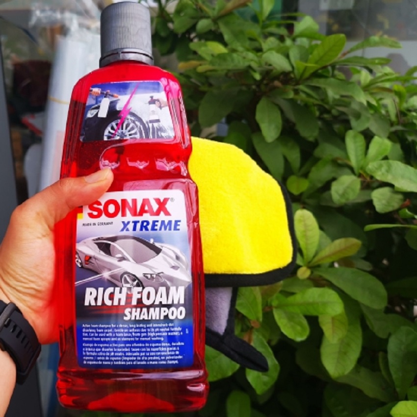 { TẶNG GANG TAY RỬA XE } Dung dịch rửa xe bọt tuyết SONAX 248300 Rich Foam Shampoo 1000ml an toàn và tẩy rửa vượt trội.