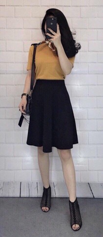 Chân váy xoè lỡ