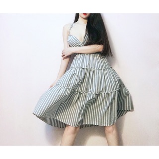 Đầm 2 dây sọc xoè cổ đắp chéo