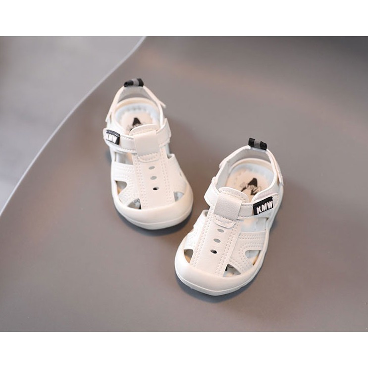 Dép sandal trẻ em KMW siêu mềm, mũi rọ cho bé trai, gái chống trơn trượt hiệu quả