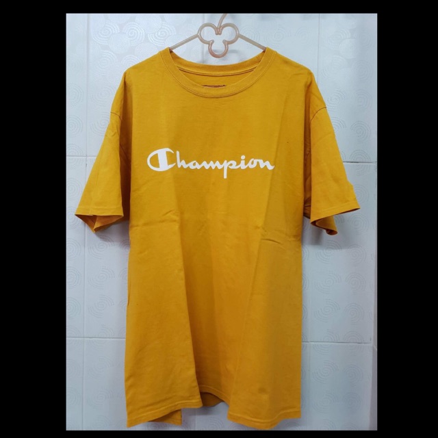 Tee Champion vàng  Size L  Cond 9.5