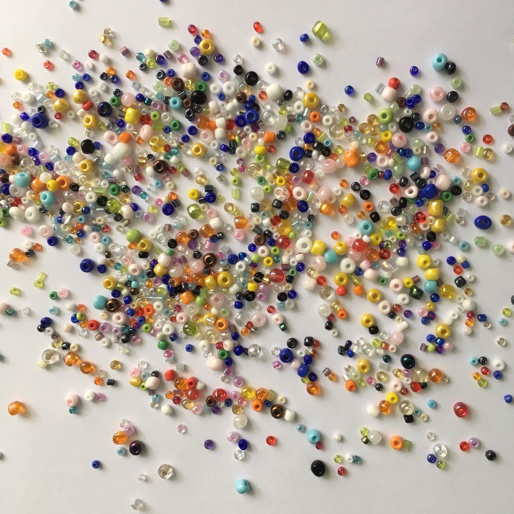 Hỗn hợp 30g cườm cát đa dạng kiểu/ size/ màu khác nhau khoảng 1000 hạt