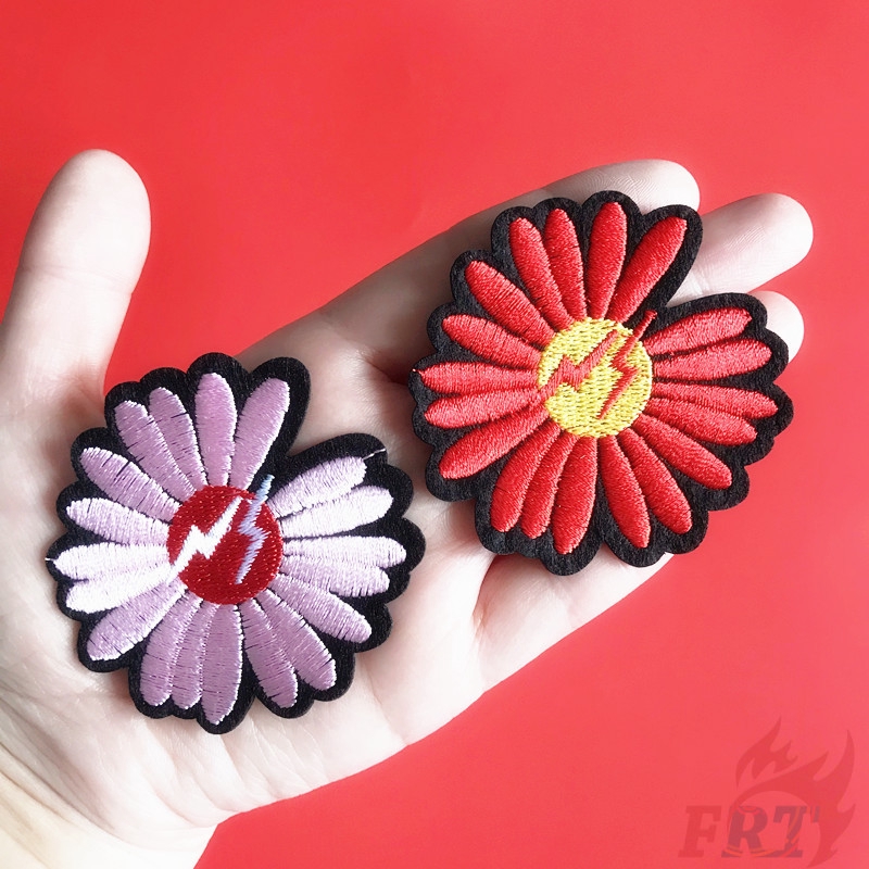 ☸ Sticker Ủi Thêu Hình Hoa Cúc Xinh Xắn ☸ 1 Miếng Dán Ủi Quần Áo Hình Bàn Tay