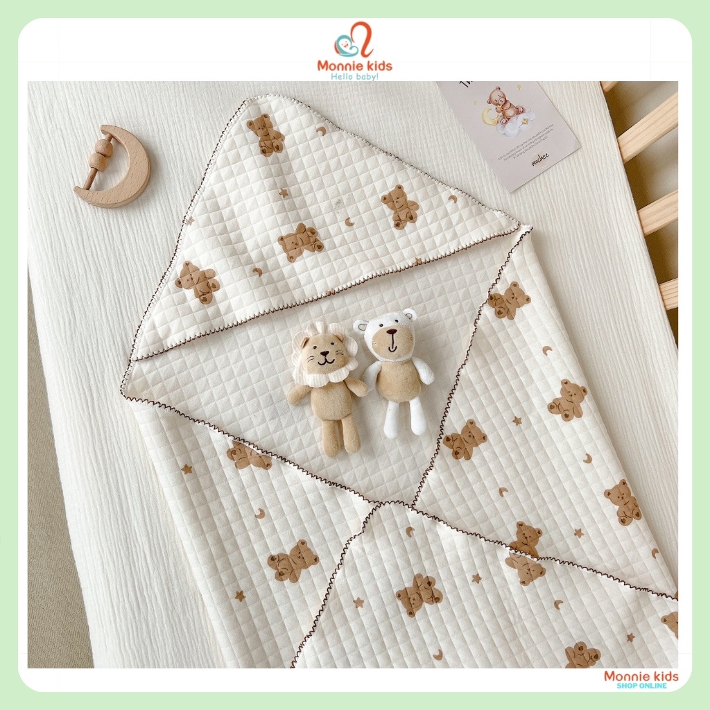 Ủ lụa cotton hình gấu cho bé Mochee, chăn ủ họa tiết mềm mại cho trẻ - Monnie Kids