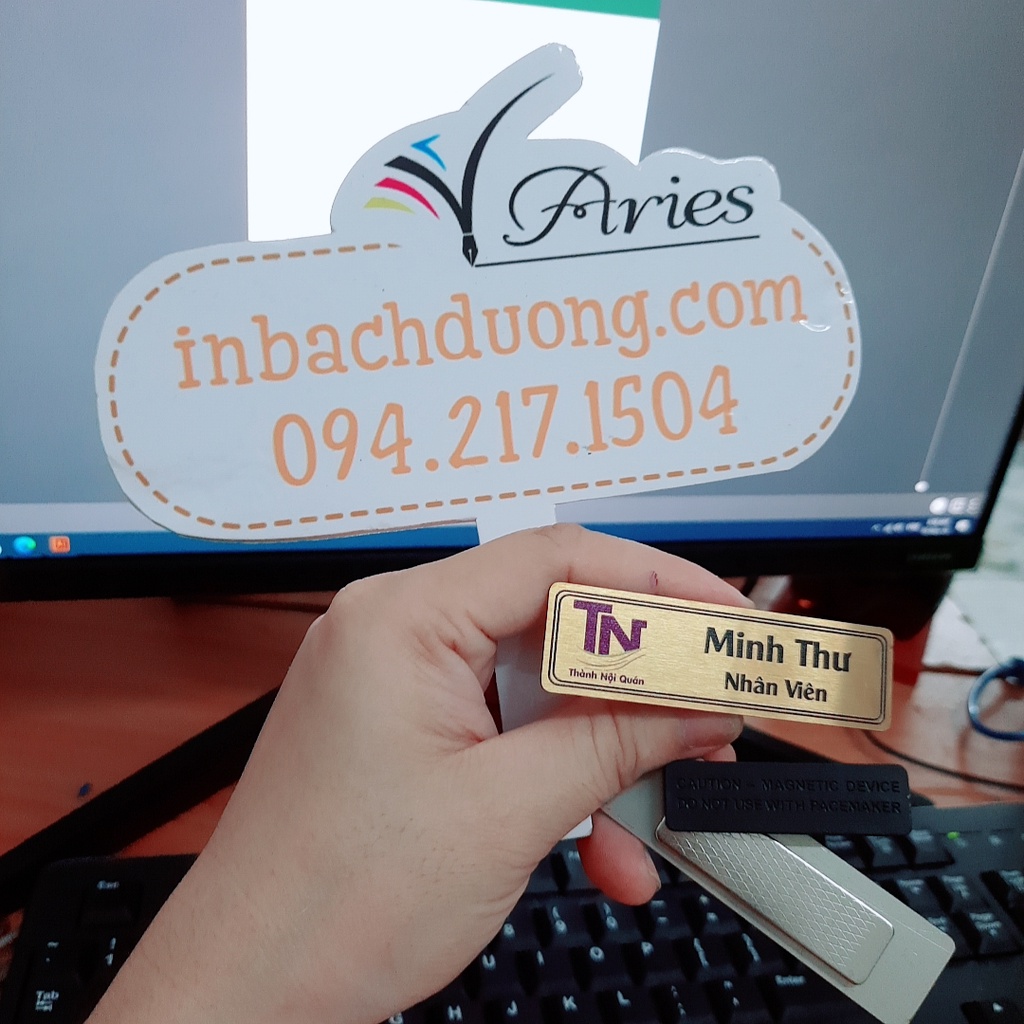 Bảng tên nhân viên in uv-  In Bạch Dương