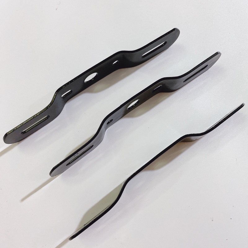 Pát bắt bảng tên sơn tĩnh điện