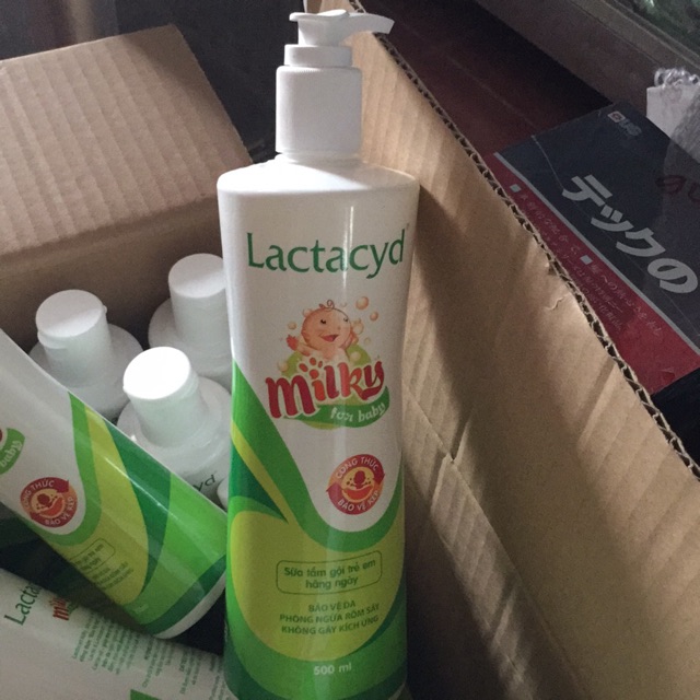 Sữa tắm Lactacyd milky 500ml-giá 11