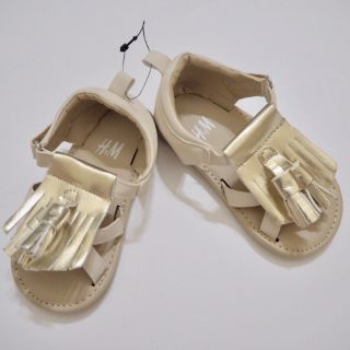 Sandal tua rua H M cho bé