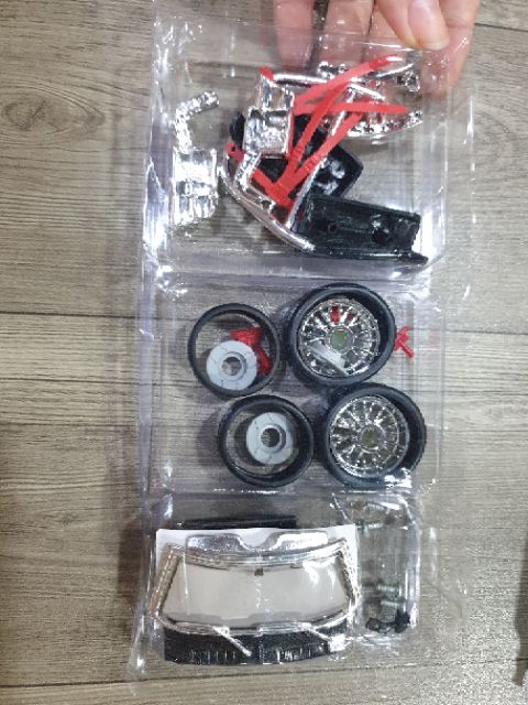 Mô hình Tự Lắp Ráp : Chevrolet Camaro SS tỉ lệ 1/24 hãng Maisto sản xuất
