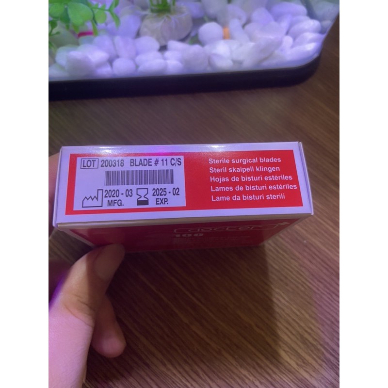 Da Số 11 - Dao Chích Mụn Hộp 100 cái