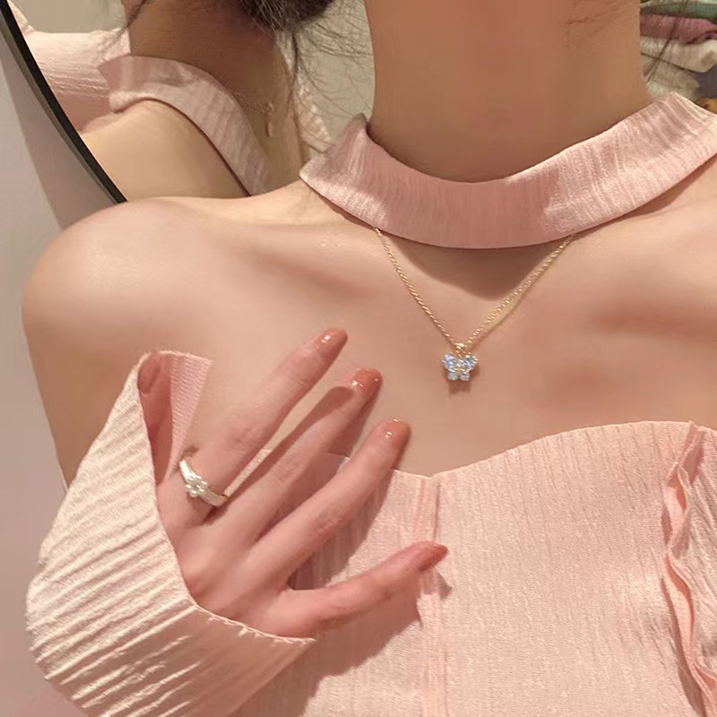 Dây Chuyền Mặt Hình Bướm Đính Đá Sang Trọng