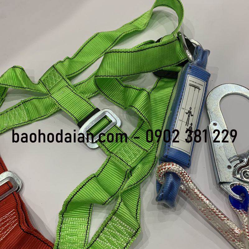 Dây an toàn toàn thân 1 móc thép dây thừng có hộp giảm sốc