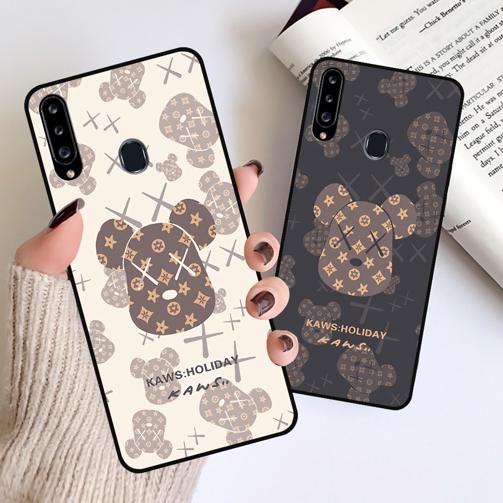 Ốp lưng Samsung A20s in hình họa tiết Mountain, Be@rbrick dễ thương (T13 - T18)
