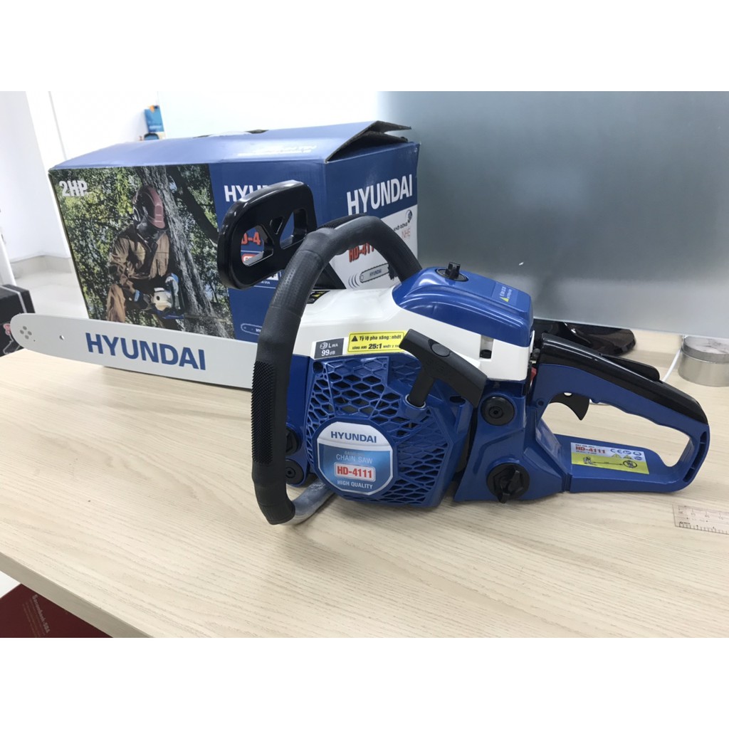 Máy cưa xích xăng Hyundai HD-4111 đủ phụ kiện lam , xích bảo hành chính hãng 1 năm
