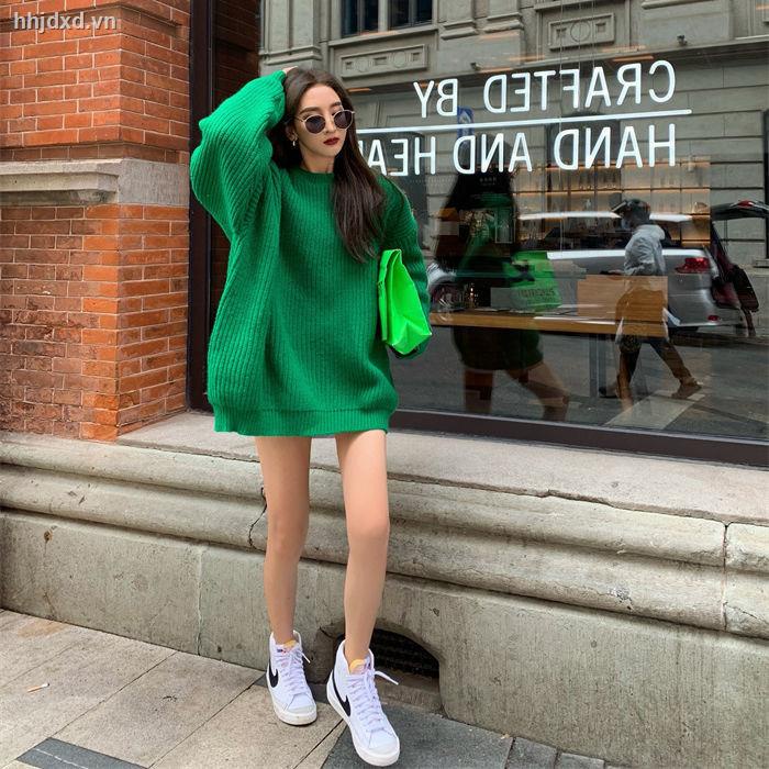 Áo len nữ dài tay cổ tròn màu đen thời trang Hàn