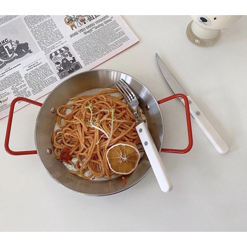 Chảo decor, ăn bánh mì, salad, mì Ý