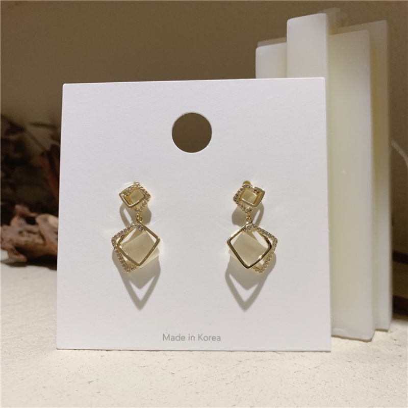 Khuyên Tai Hình Thoi Đính Đá Đơn Giản Cá Tính