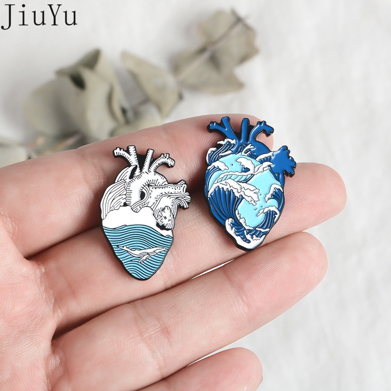 Ghim Cài Áo Kim Loại Hình Trái Tim Đầu Lâu Hoạt Hình Quà Tặng Y Tế Cho Học Sinh