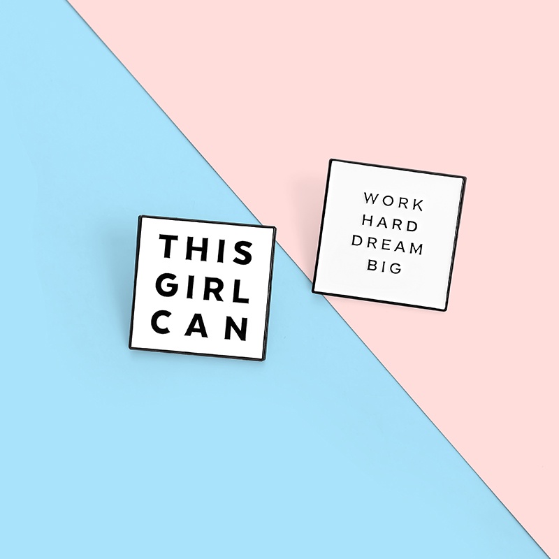 Ghim Cài Áo Hình Vuông In Chữ Độc Đáo Dành Cho Nam Và Nữ