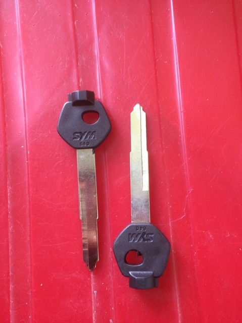 Cặp phôi chìa khoá SYM dài ( rảnh phải )