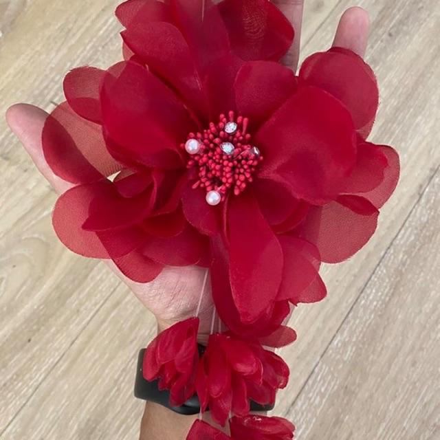 Hoa Cài Áo Cỡ Lớn Cao Cấp Có Ghim Cài Sẵn