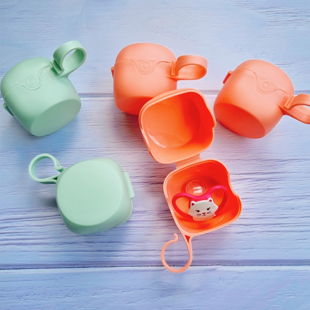 Hộp Đựng Ti Giả Có Móc Treo Tiện Lợi
