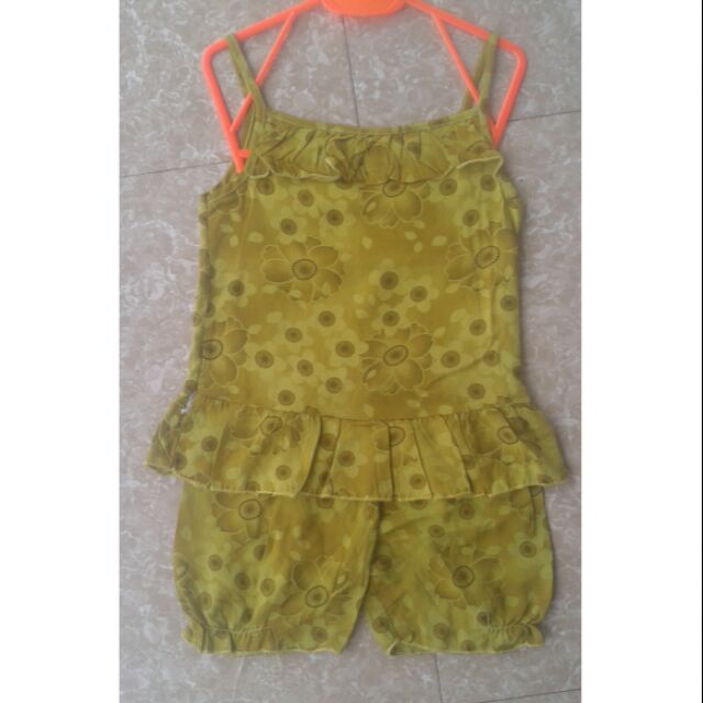 Bộ lanh 2dây bé gái , size 13-20kg , vải lanh dày mát ko co khi mặc , hàng shop luôn sẵn khách nhanh tay đặt sl