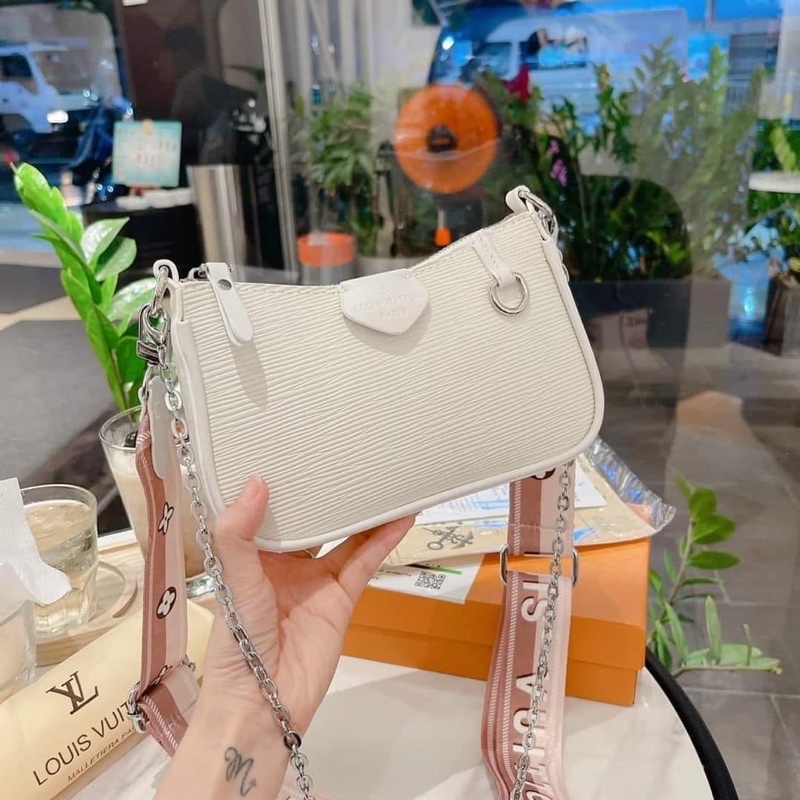 Túi kẹp nách lv hót hít dây bảng 19cm kèm hộp