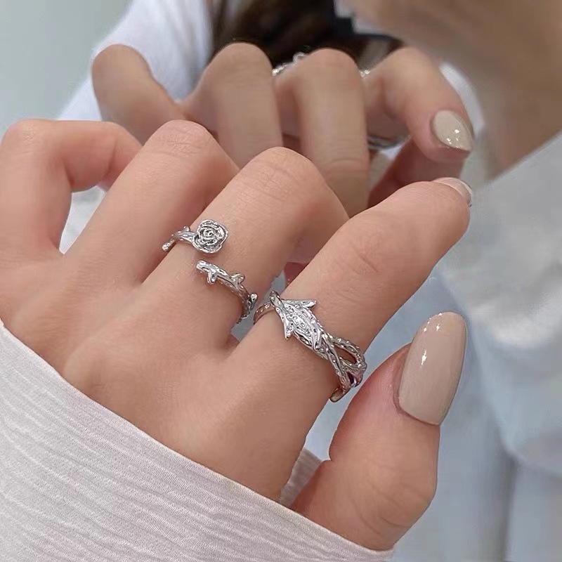 Nhẫn Hở Hình Hoa Hồng Nở Màu Bạc Thanh Lịch Cho Cặp Đôi