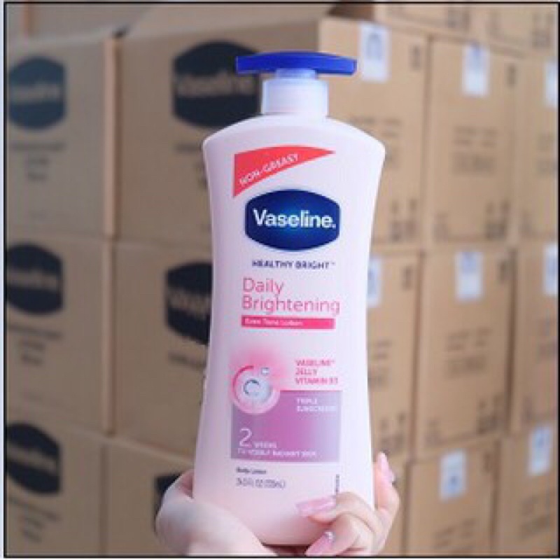 Sữa dưỡng thể Vaseline Healthy White UV Lightening Body Lotion 725ml