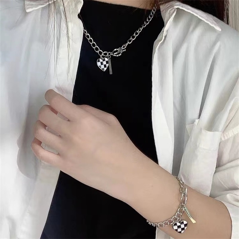 Hoa Tai/Dây Chuyền/Vòng Tay/Dây Chuyền Mặt Hình Bàn Cờ Caro Trắng Đen Phong Cách Cá Tính Cao Cấp