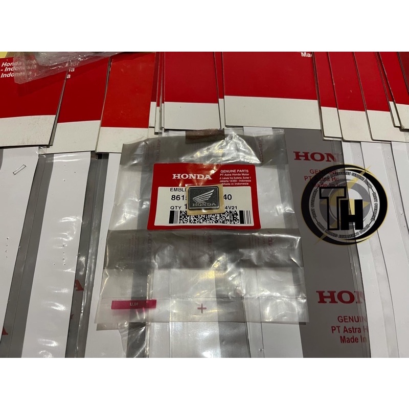 Tem logo Honda Click Vario Ab