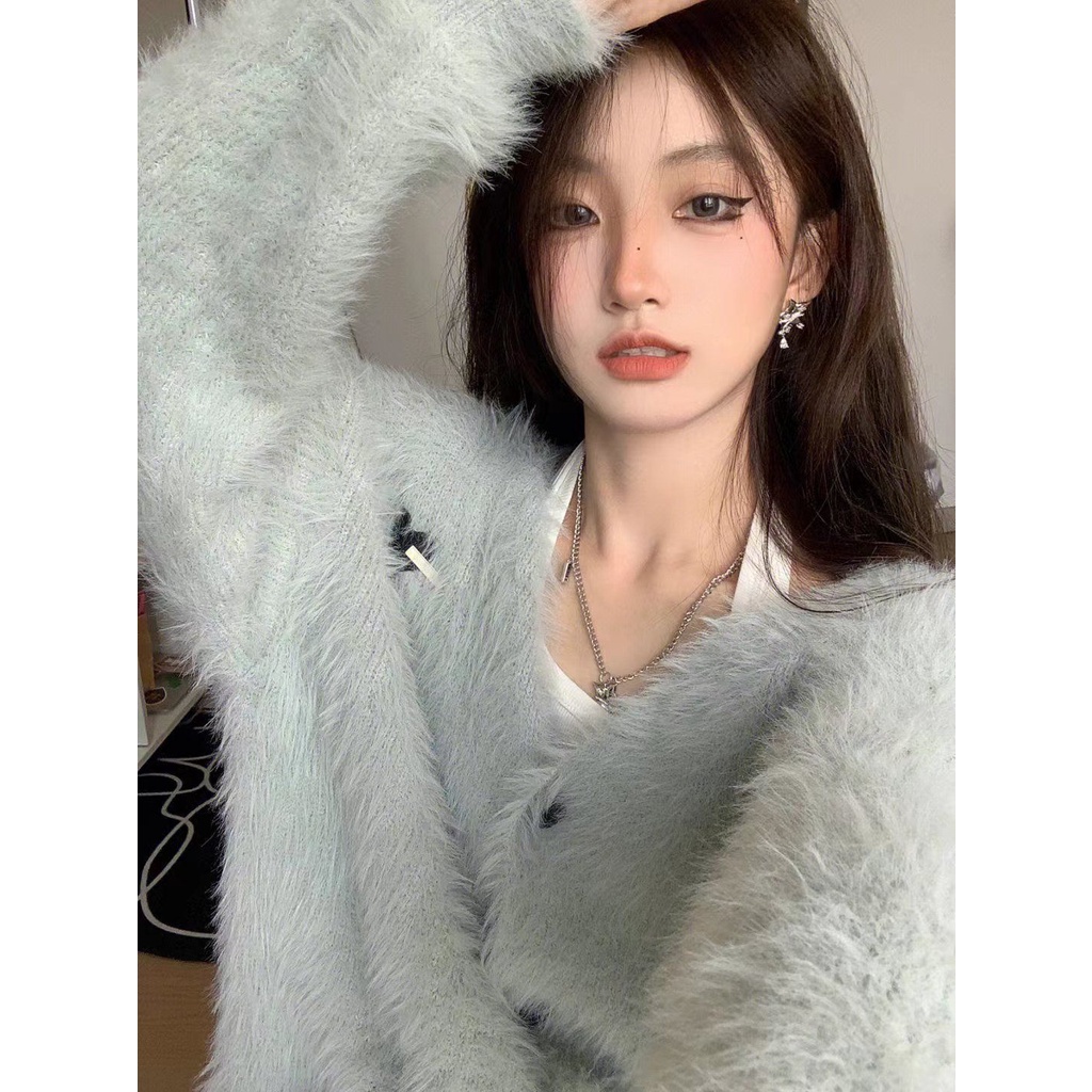 V-neck long-sleeved knitted cardigan jacket women's 2022 early autumn new style sweater Korean soft waxy sweater