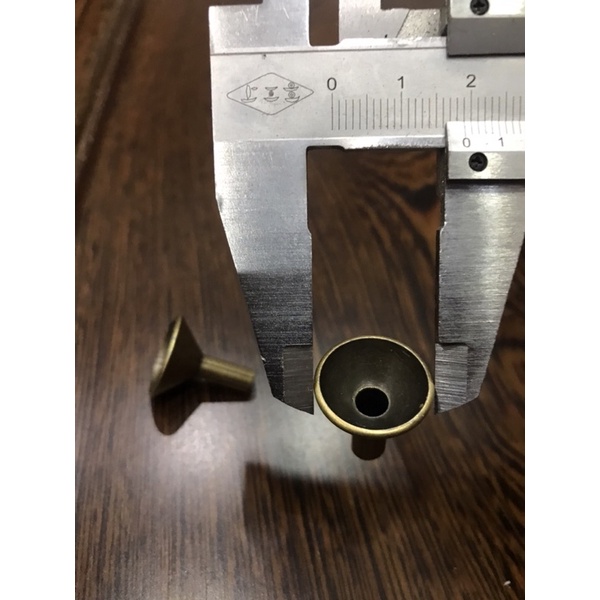 Đế trầm hương khói ngược trang trí đèn hào quang