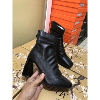 Bốt da gót vát(đen kem) kèm ảnh thật