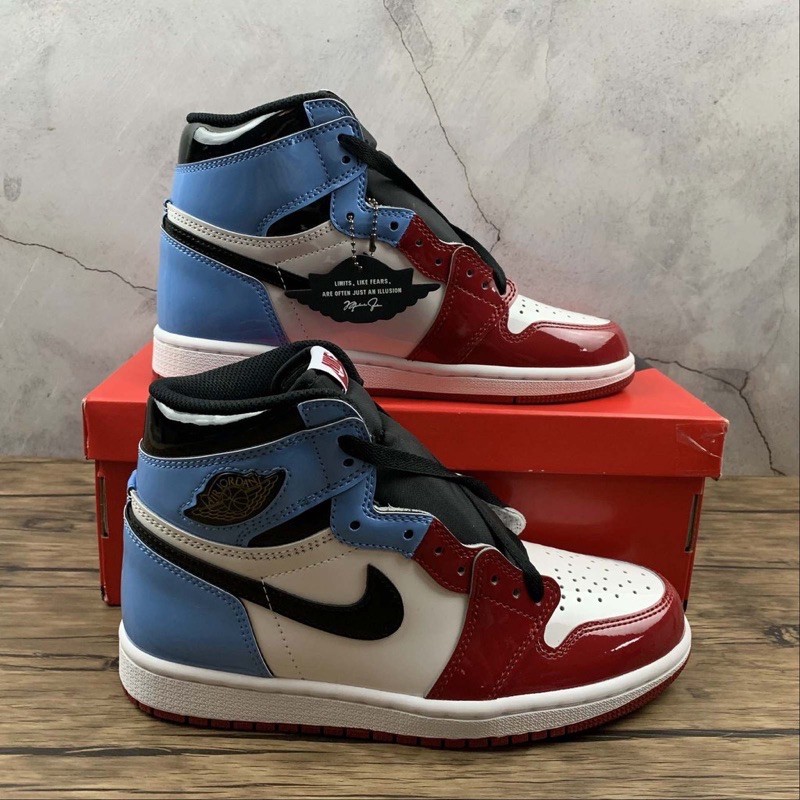 (FREESHIP+QUÀ) Video Giày thể thao AIR JORDAN 1 Retro High Fearless UNC Chicago cao cổ xanh đỏ mũi trắng x ! . .