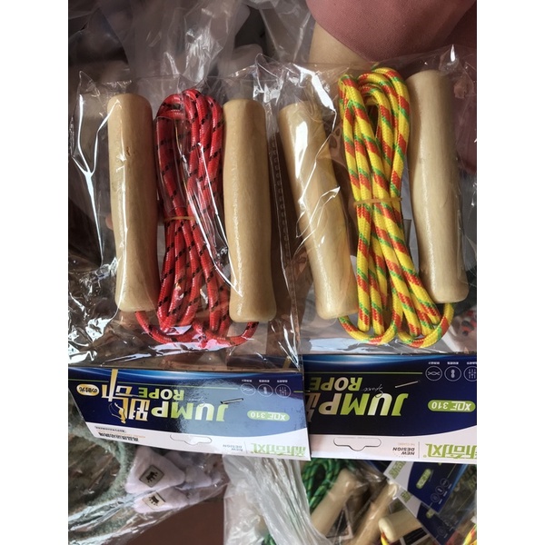 Dây nhảy cán gỗ