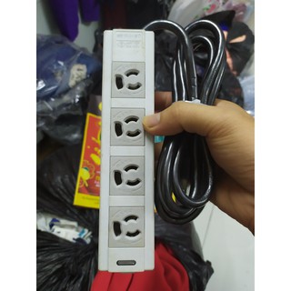 Ổ điện nhật bãi 4 lổ lock