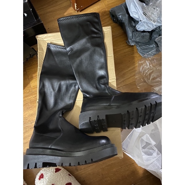 BOOTS ĐÙI ĐẾ BÁNH Mì